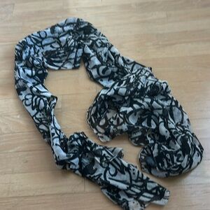 Women’s scarf